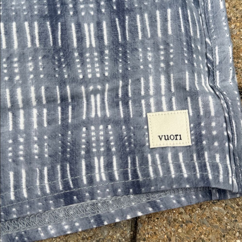 Vuori Shorts Wm Large Running Athletic Gray White Drawstring Pockets - Picture 4 of 8